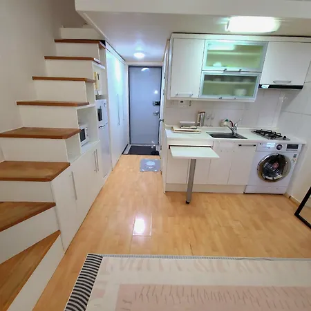 Hongdae Sinchon Yeonhui Cozy House Apartment